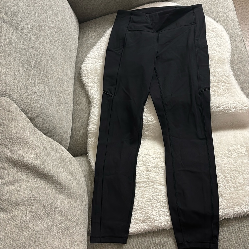 Lululemon legging with side pockets and back zip pocket